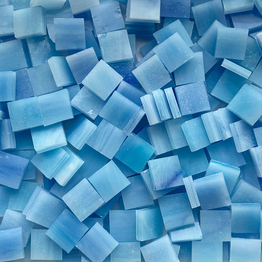 Losse Tiffany Glacier glastegeltjes van 15 mm in Caraïbisch Blauw